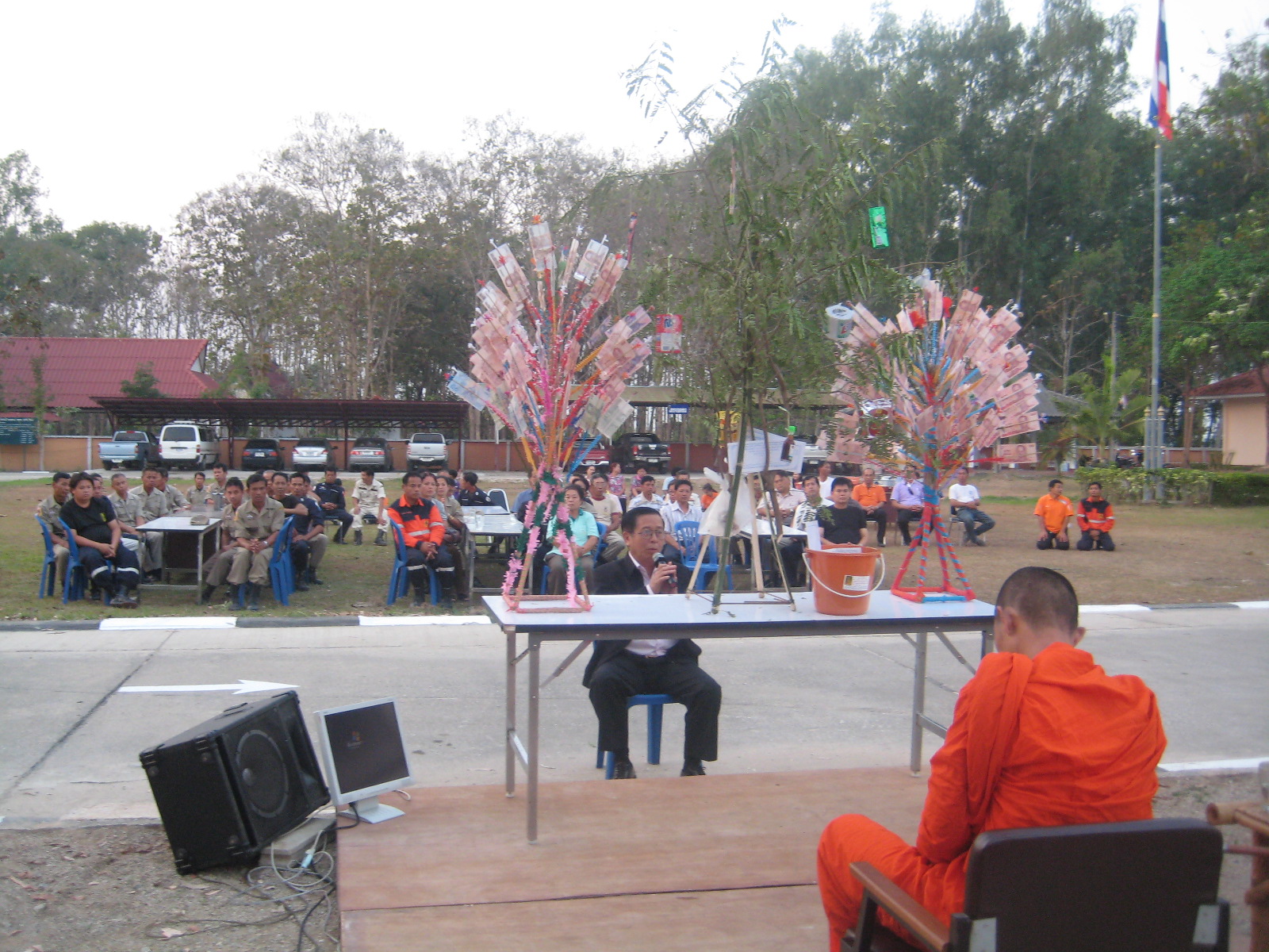 อบรม อปพร.และร่วมทอดผ้าป่า