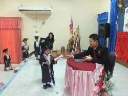 พิธีมอบวุฒิบัตร  "บัณฑิตน้อย" ประจำปี 2554