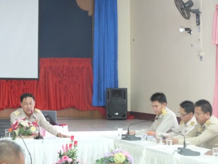 นายวีระเดช สมวรรณ นายอำเภอเมืองเชียงรายมอบนโยบายการปฏิบัติราชการ