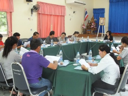 ประชุมอนุมัติโครงการของกองทุนหลักประกันสุขภาพตำบลรอบเวียง