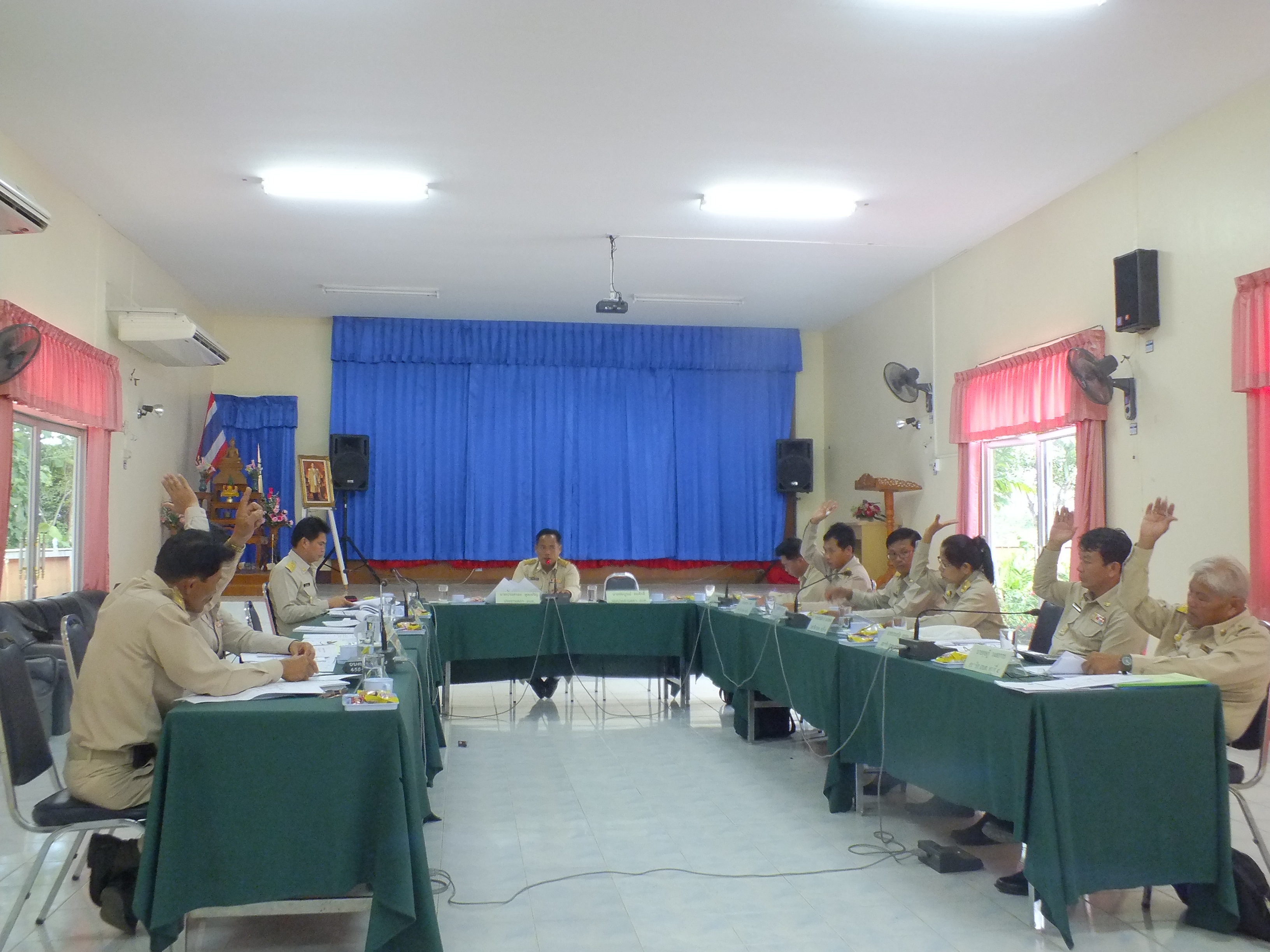 ประชุมสภาสมัยที่ ๒ ครั้งที่ ๑ ประจำปี พ.ศ. ๒๕๕๖