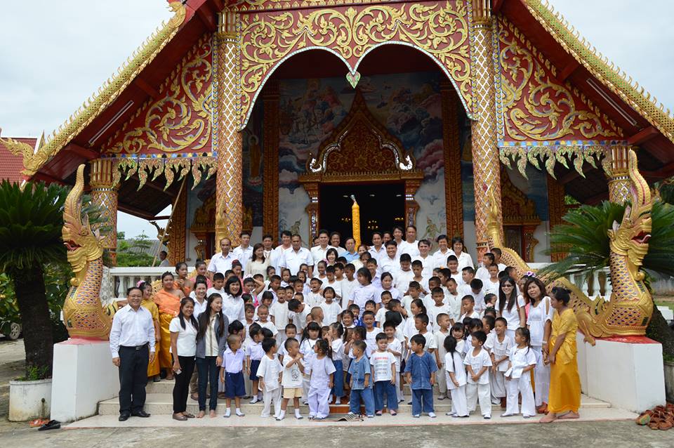 อบต.รอบเวียงร่วมแหเทียนพรรษา