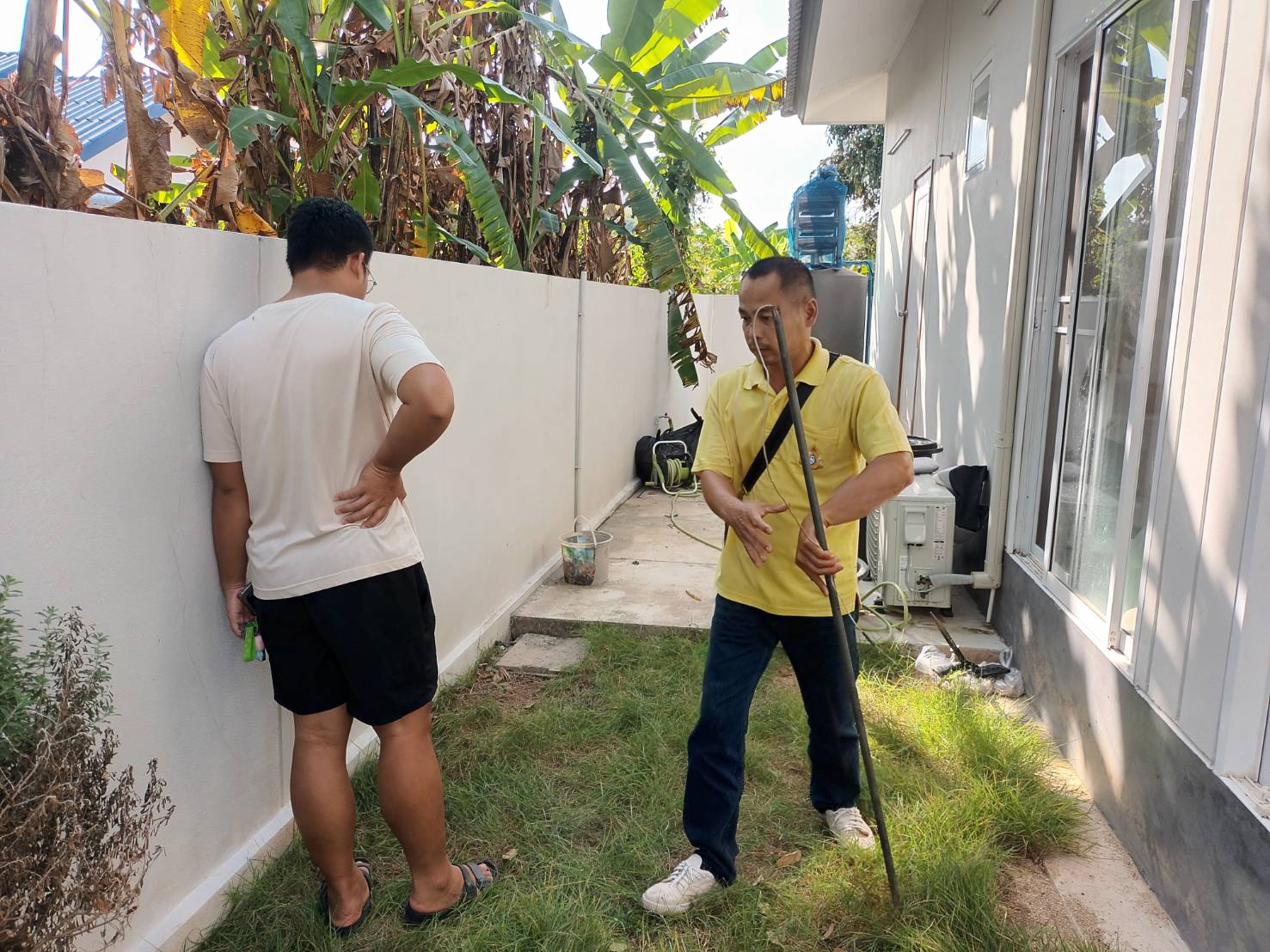 งานป้องกันและบรรเทาสาธารณภัย  รับแจ้งเหตุมีงูเข้าในบริเวณบ้าน  จึงออกบริการประชาชนบ้านป่ายางมนใหม่  หมู่ที่ 5 ในวันที่  11  ธันวาคม  2567